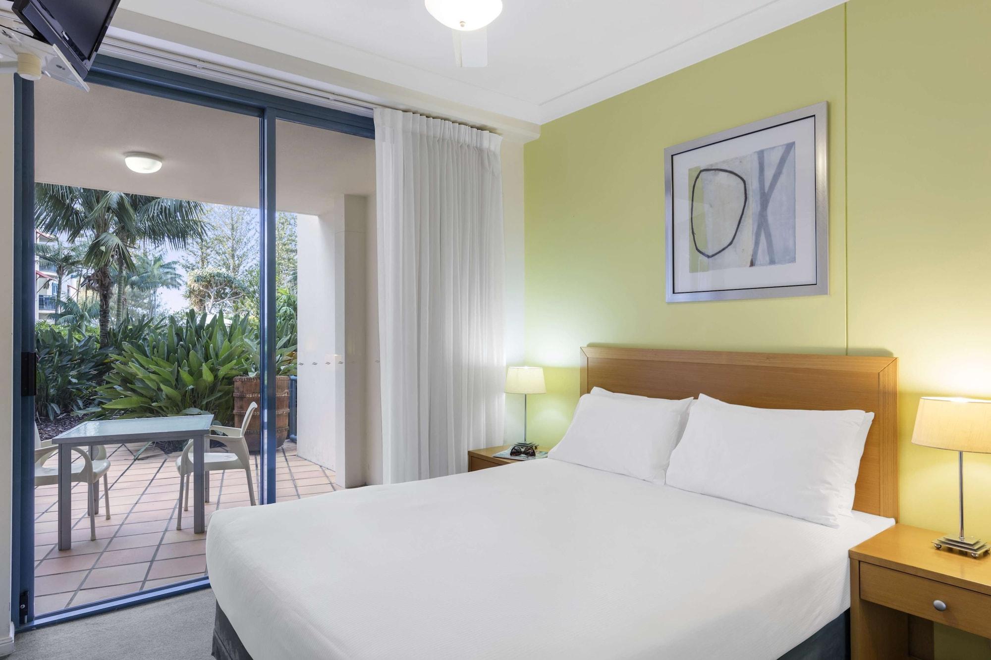 Aparthotel Oaks Calypso Plaza 4*